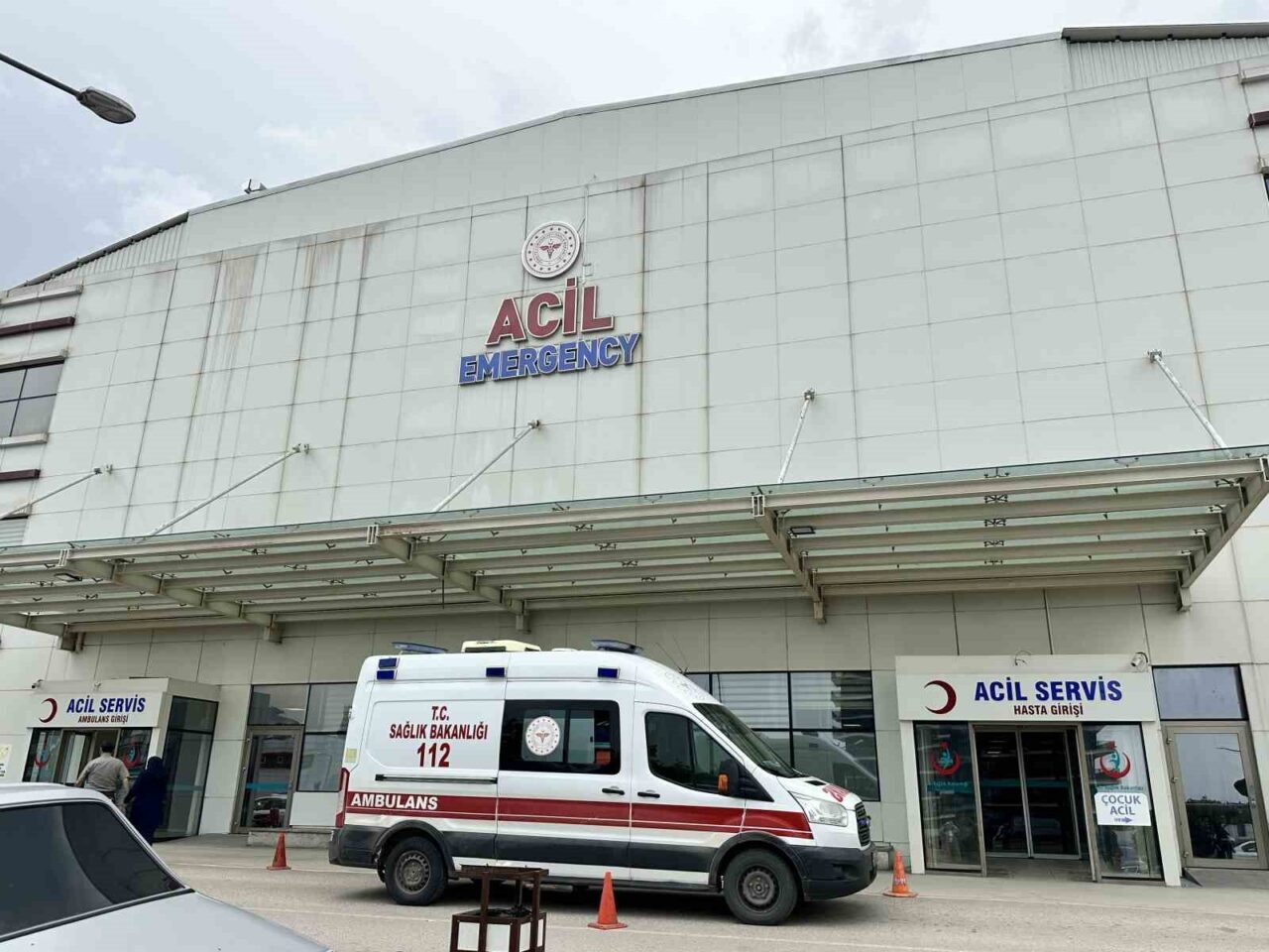 Kastamonu’da yağış nedeniyle kayganlaşan yolda kontrolden çıkan motosikletin özel halk