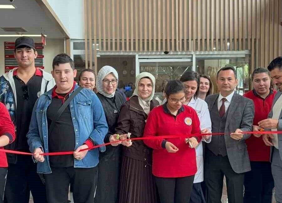 Samsun’da Engelliler Haftası kapsamında farkındalık oluşturmak amacıyla düzenlenen etkinlikte, özel