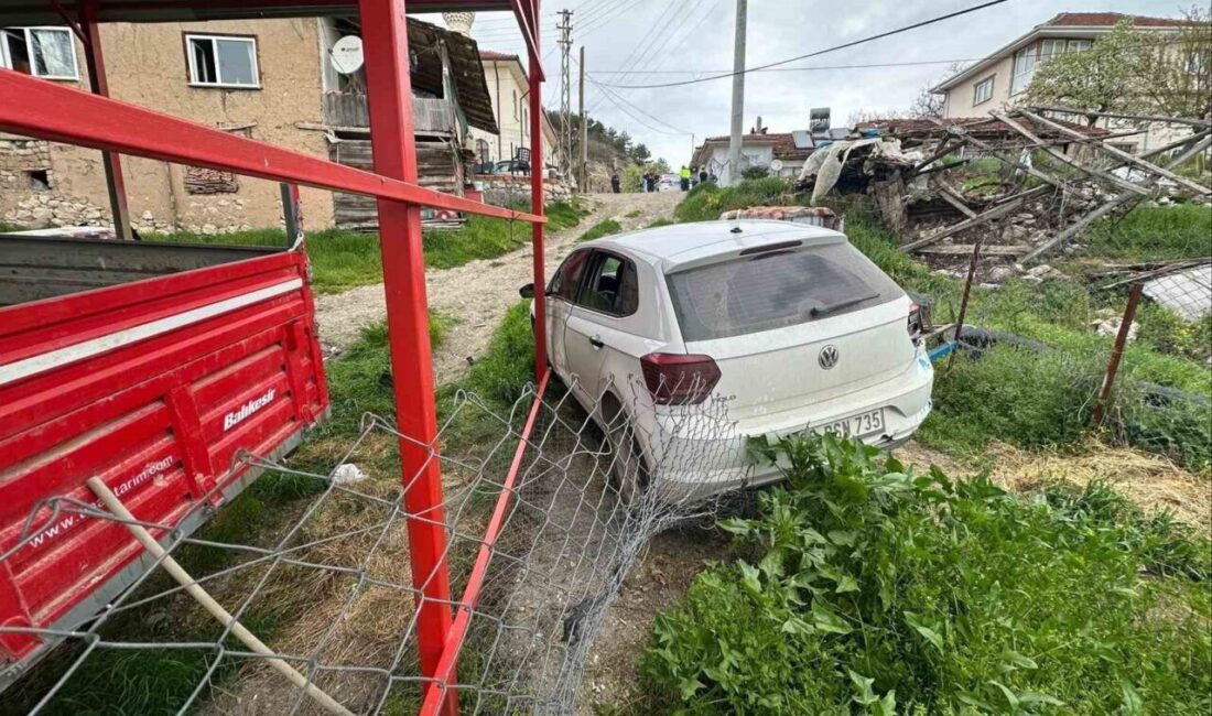 Bilecik’te park halindeki aracın bir anda kendi kendine hareket ederken,