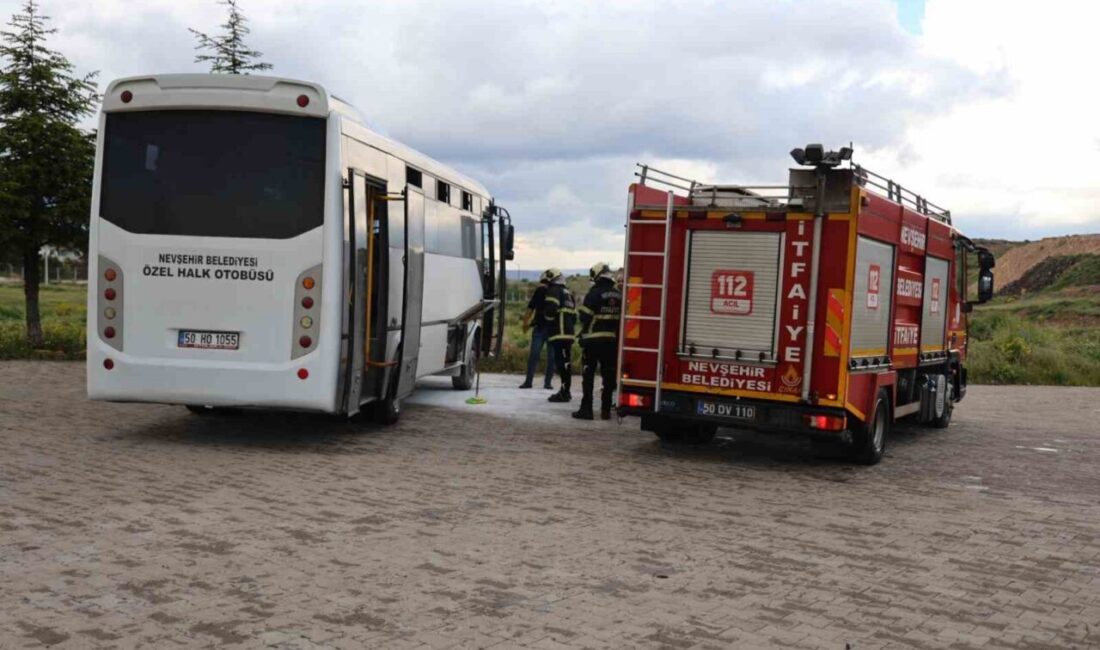 Nevşehir’de park halindeki halk otobüsü bir anda alev aldı. Otobüsteki