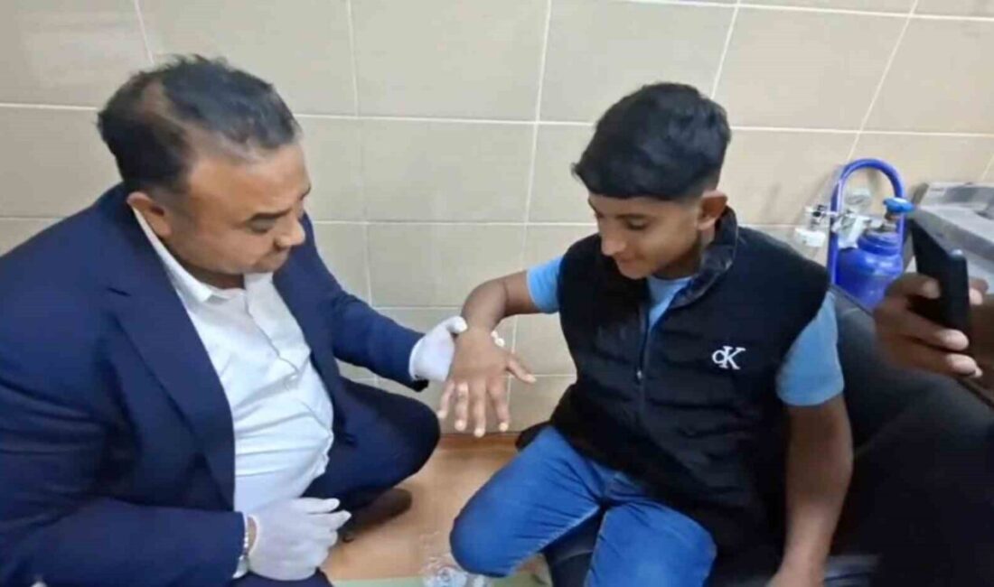 Şanlıurfa’nın Akçakale ilçesinde bütün ekipler göreve gidince parmağına yüzük sıkışan