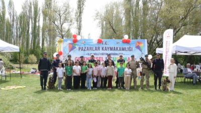 Kütahya Pazarlar Kaymakamlığı tarafından düzenlenen geleneksel uçurtma şenliği, renkli görüntülere