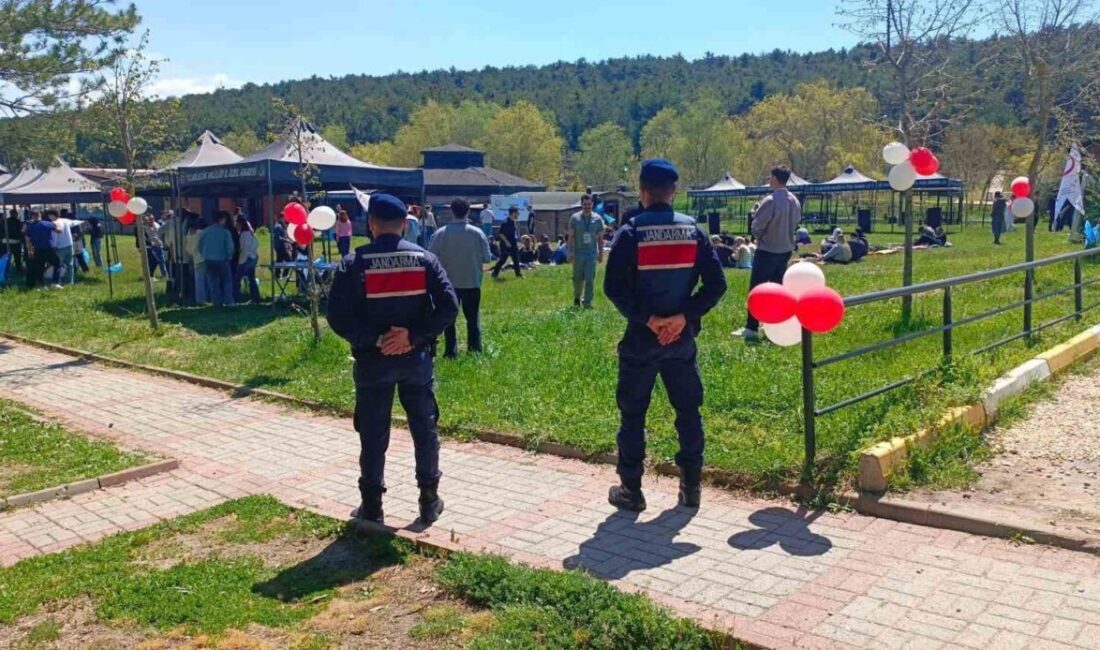 Bilecik Pelitözü Gölpark’ta düzenlenen etkinlikte üst düzey güvenlik tedbirleri alındı.