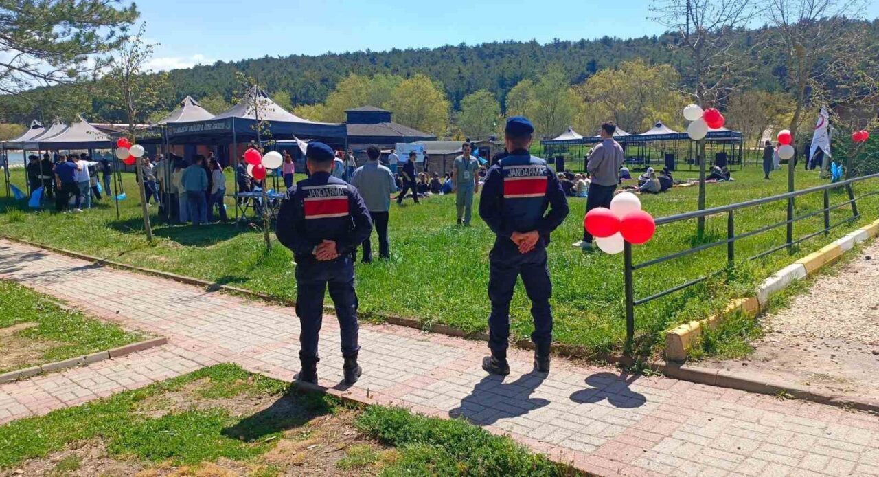 Bilecik Pelitözü Gölpark’ta düzenlenen etkinlikte üst düzey güvenlik tedbirleri alındı.