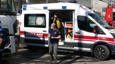 İstanbul’un Pendik ilçesinde, iki katlı binanın birinci katında çıkan yangın