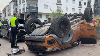 Aksaray’da pikap ile suv tipi aracın çarpışması sonucu meydana gelen