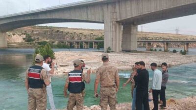 Adıyaman’da Fırat Köprüsü altında piknik yapan 8 kişi, nehir sularının