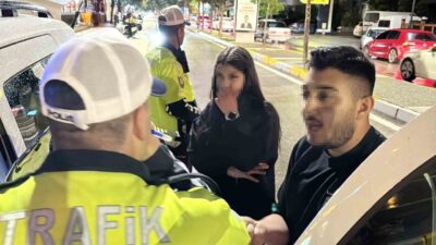 Aksaray’da helezonu kesik ve camları filmli araçla polisin uygulamasına takılan
