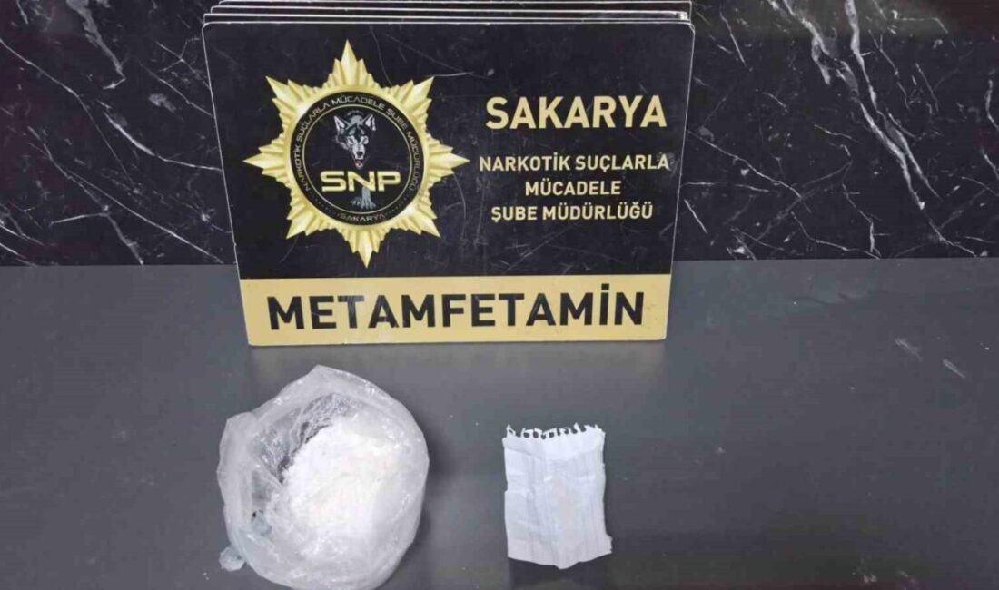 Sakarya’nın Adapazarı ilçesinde polis ekiplerince yapılan 4 ayrı uyuşturucu operasyonunda