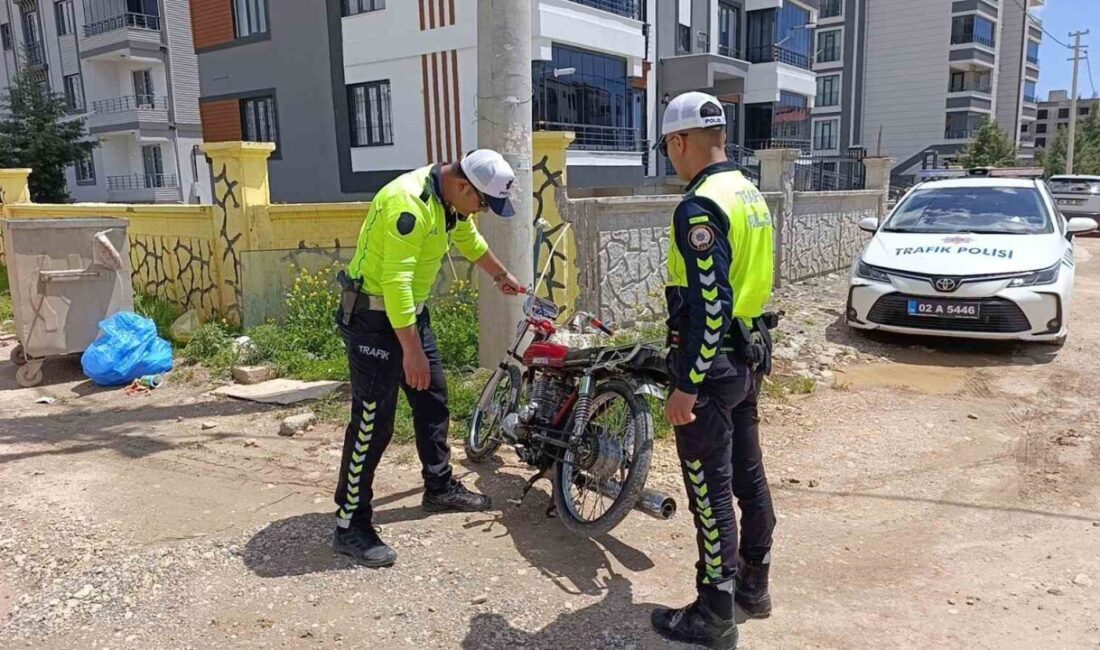 Adıyaman’da polis ekiplerinin ’dur’ ihtarına uymayarak kaçan motosiklet sürücüsüne 552