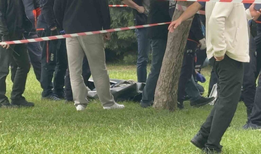 Eskişehir’de Porsuk Çayı’nda park işçilerinin fark ettiği erkek cesedi ekiplerce