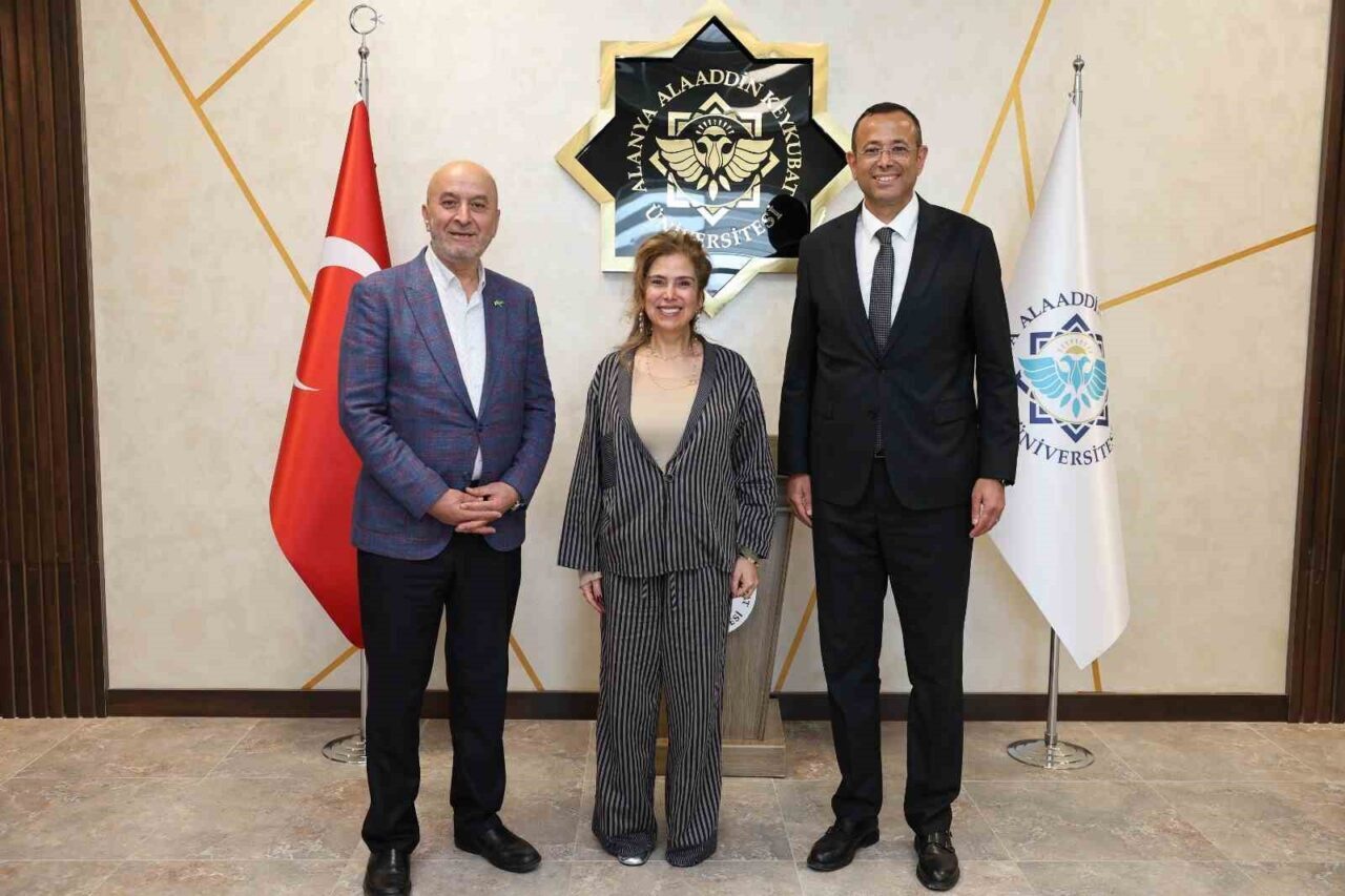Alanya Alaaddin Keykubat Üniversitesinde (ALKÜ), DUVAK Vakfı Kurucu Başkanı Prof.
