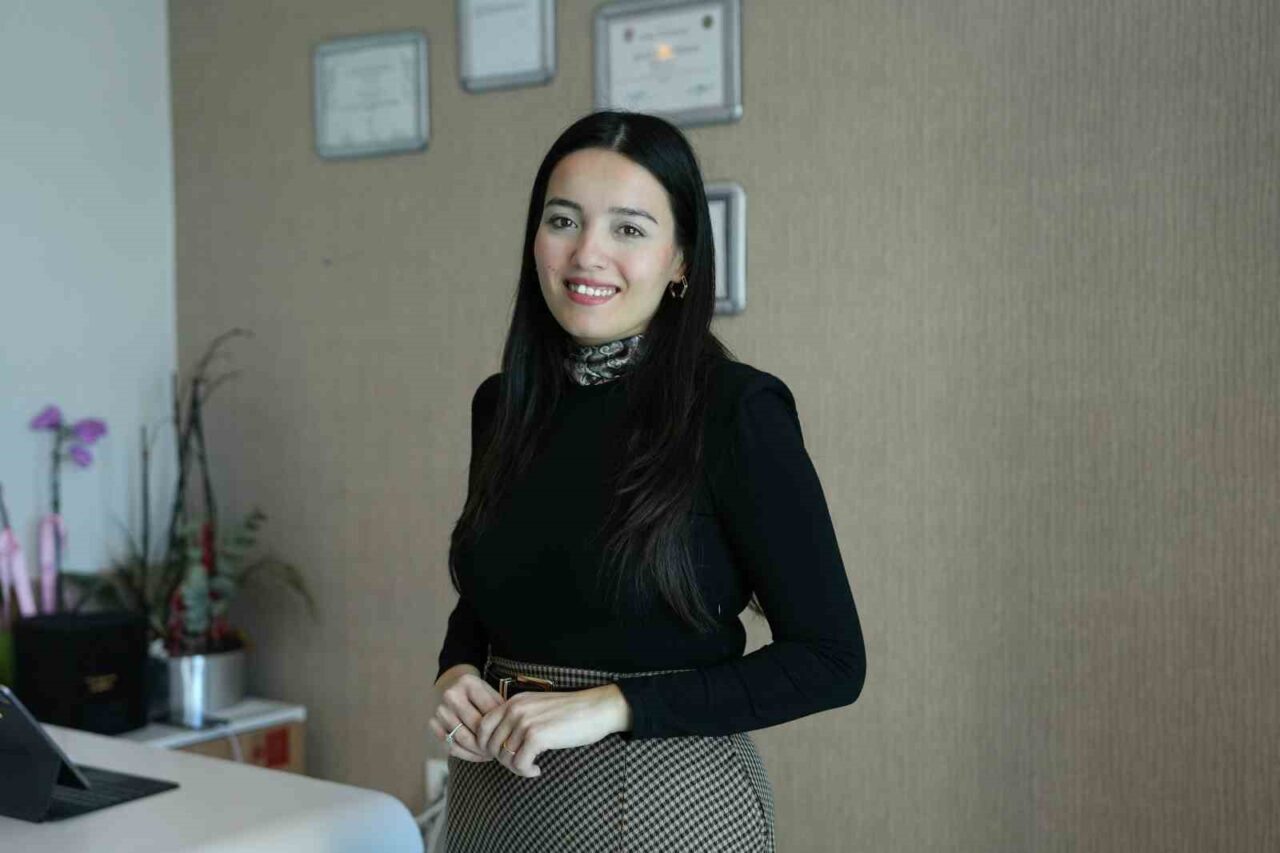Fiziksel hastalıklarda hızla doktora başvurulurken, ruhsal zorlanmalarda “kendi kendine geçer”