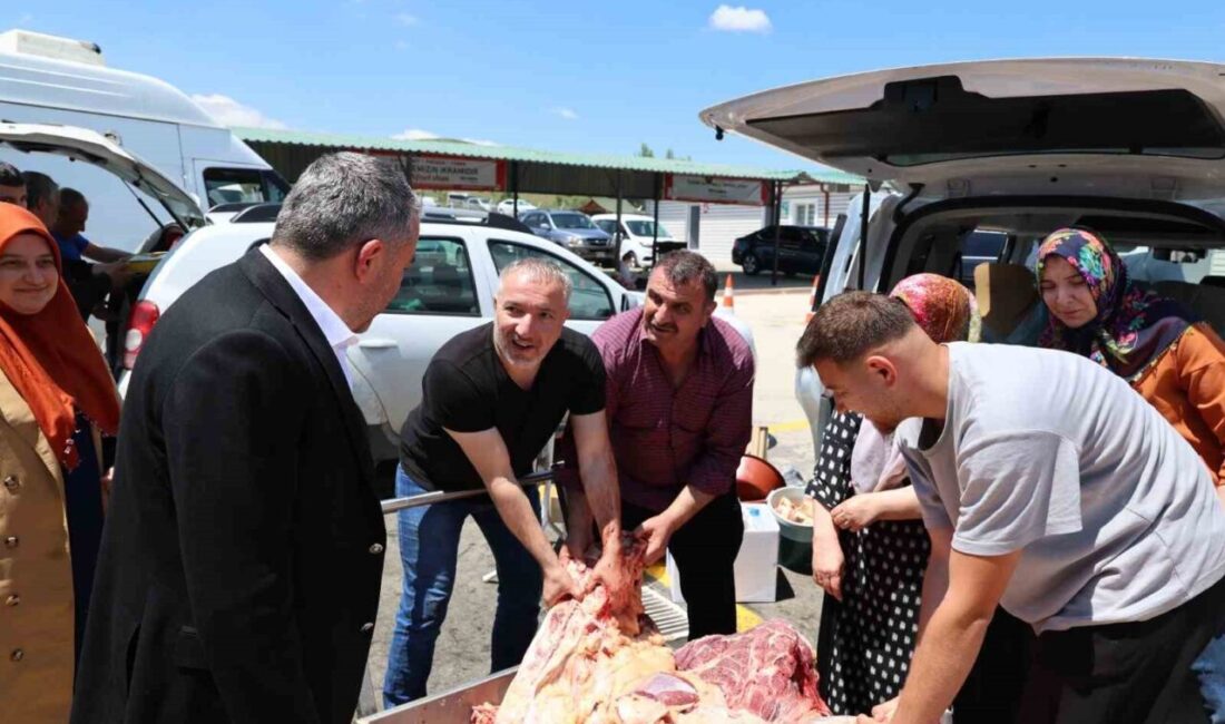 Kurban Bayramı süresince Gümüşoluk Kurban Pazarı’nda yoğun mesai harcayan Pursaklar