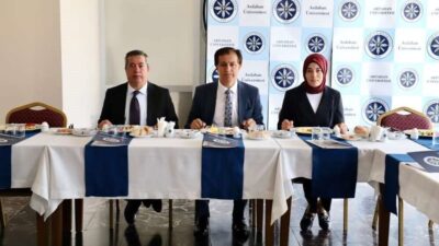 Ardahan Üniversitesi Rektörü Prof. Dr. Öztürk Emiroğlu, düzenlenen programda basın