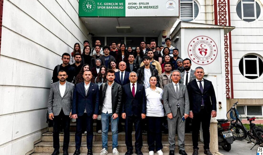 Üniversite öğrencileriyle bir araya gelen Aydın Adnan Menderes Üniversitesi (ADÜ)