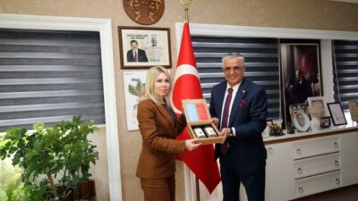 Akdeniz Üniversitesi Rektörü Prof. Dr. Özlenen Özkan, Kemer ilçesinde bir
