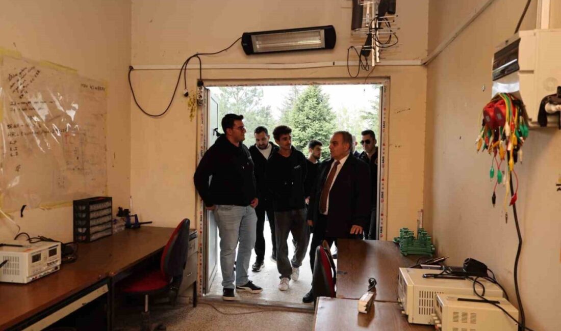 Öğrenciler ile bir araya gelmeye özen gösteren Erciyes Üniversitesi (ERÜ)
