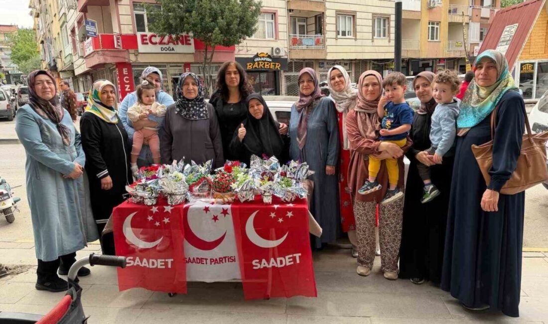 Saadet Partisi Alaşehir Hanım Kolları tarafından Anneler Günü dolayısıyla düzenlenen