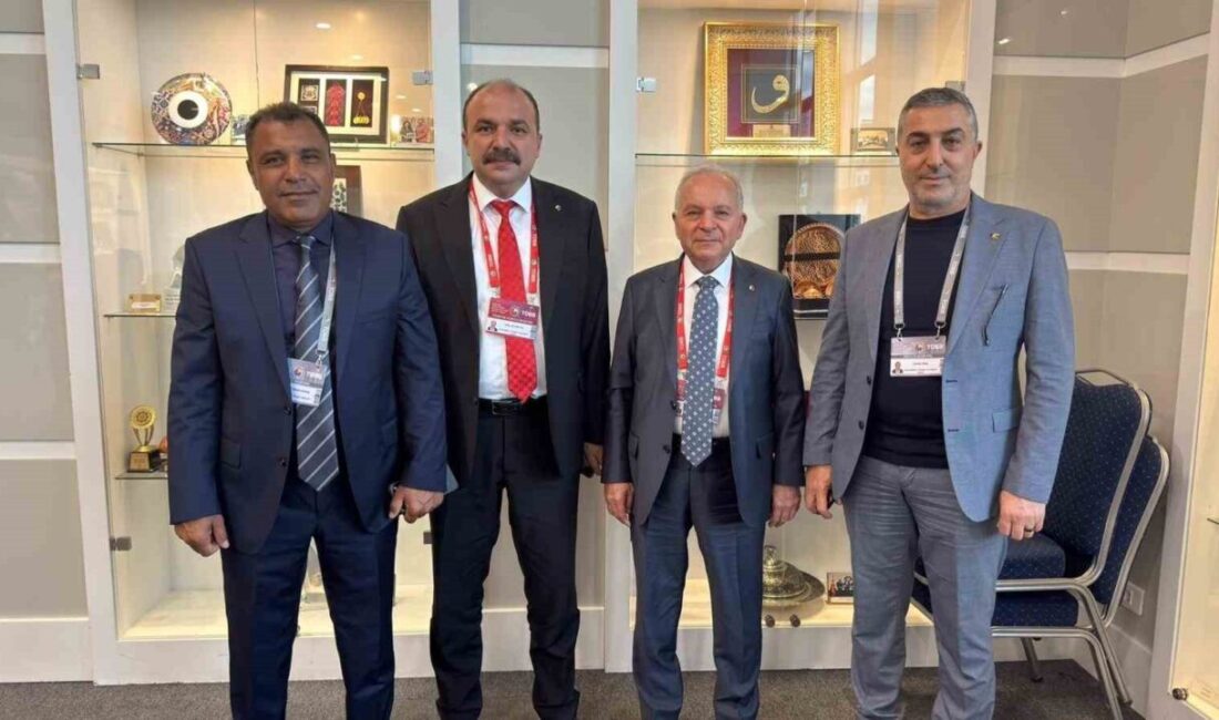 Karabük’ü temsilen törene katılan Safranbolu TSO Başkanı Erol Altuntepe ile