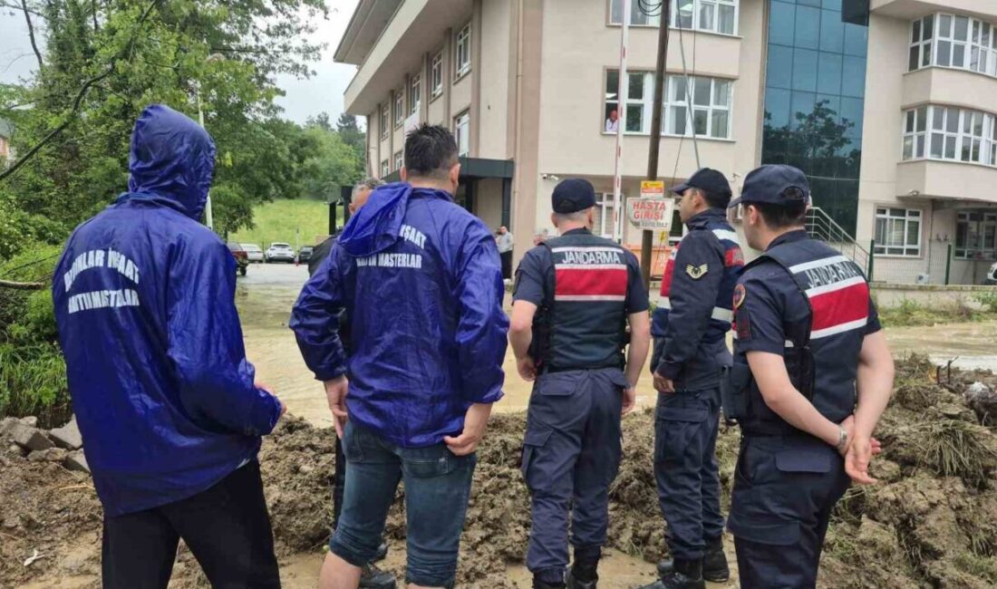 BARTIN (İHA) – Bartın’ın Kozcağız beldesinde etkili olan sağanak yağış