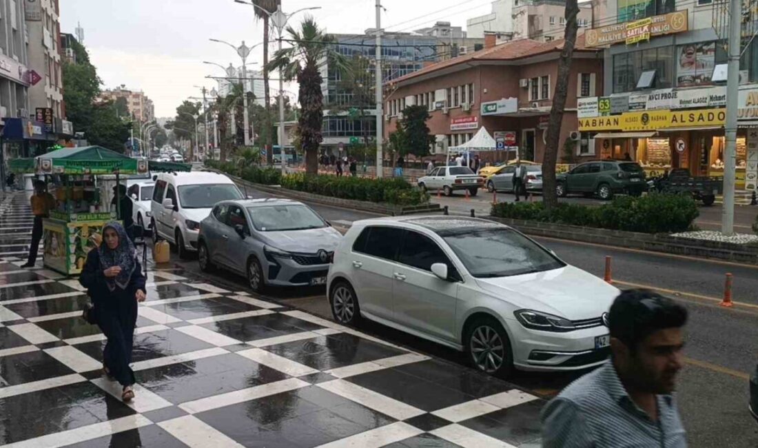 Şanlıurfa’da aniden bastıran sağanak yağış, vatandaşı hazırlıksız yakaladı. Son bir