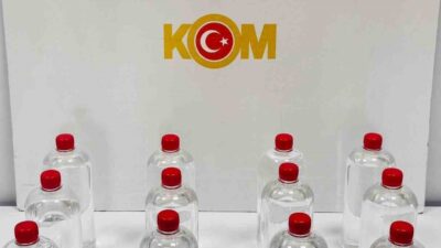 Samsun’un İlkadım ilçesinde polis ekiplerince düzenlenen sahte alkol operasyonunda 12