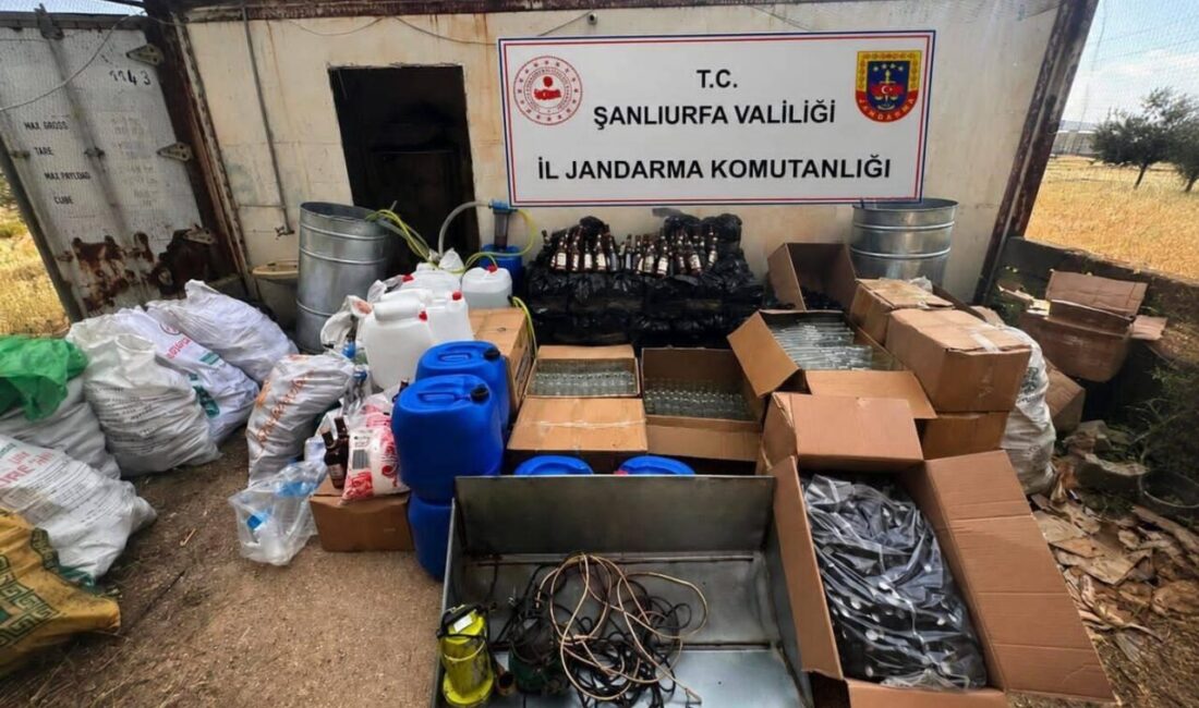 Şanlıurfa’da jandarma ekipleri tarafından sahte alkol üretimi yapılan bir depoya