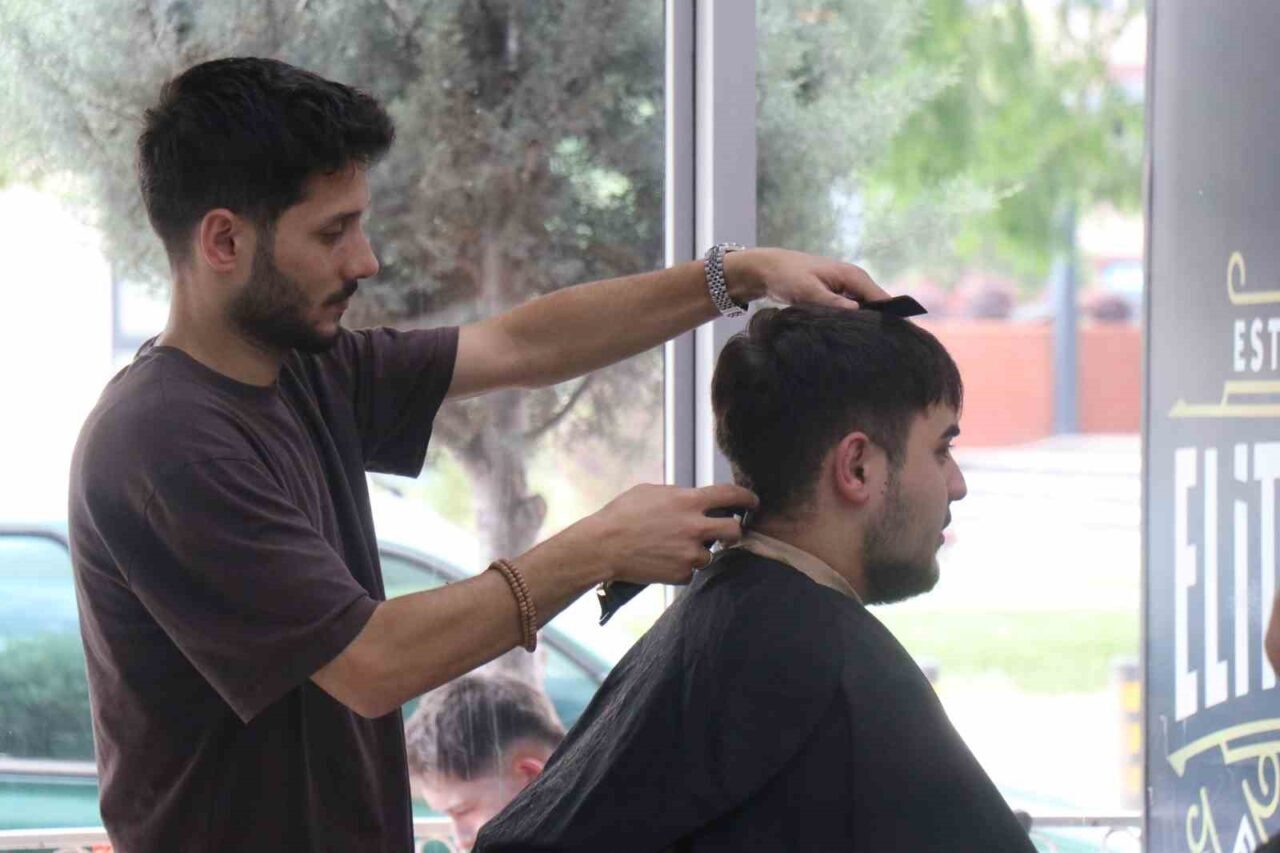 Sakarya’da Kurban Bayramı’na sayılı günler kala, vatandaşların bayram tıraşı talebine