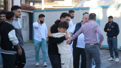 Sakarya’da sabahın erken saatlerinde camileri dolduran vatandaşlar Kurban Bayramı namazını