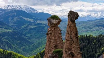 Artvin’in “Sakin Şehir” ünvanlı Şavşat ilçesinde yer alan Peribacaları ve