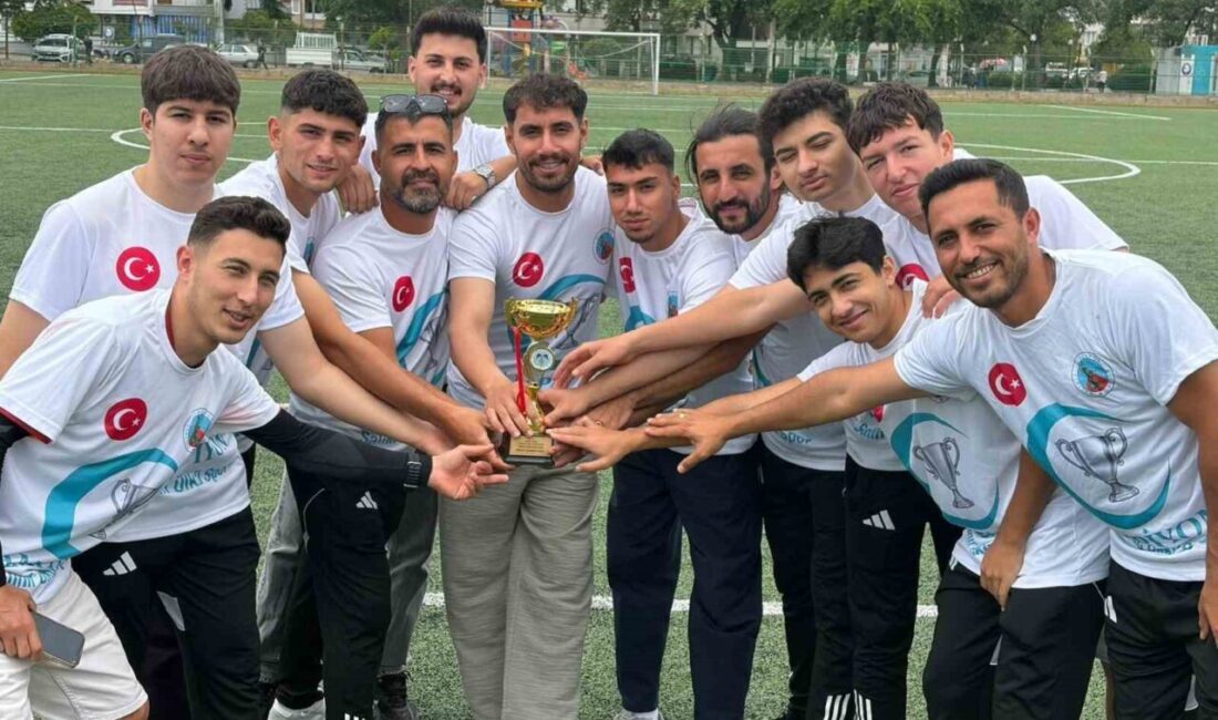 Manisa 2. Amatör Salihli A Grubu’nda sezonu namağlup şampiyon olarak