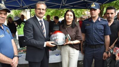 Salihli İlçe Emniyet Müdürlüğü tarafından düzenlenen etkinlikte trafik güvenliğini artırmak