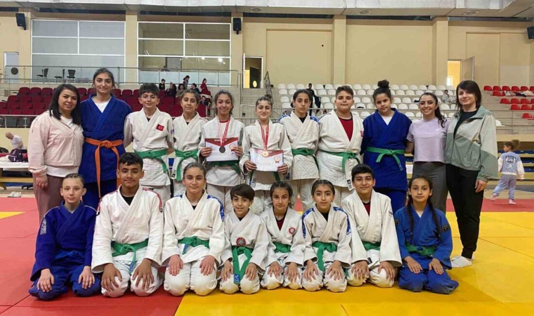 Manisa’nın Salihli ilçesinin küçük judocuları, Bilecik’te gerçekleştirilen Judo Küçükler Türkiye