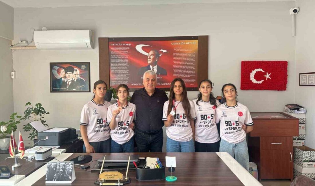 Bolu’da düzenlenen Okul Sporları Yıldız Kızlar Güreş Türkiye Şampiyonası’nda Salihli