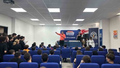 Samsun Büyükşehir Belediyesi tarafından düzenlenen “Petek Genç Kariyer Buluşmaları” ve