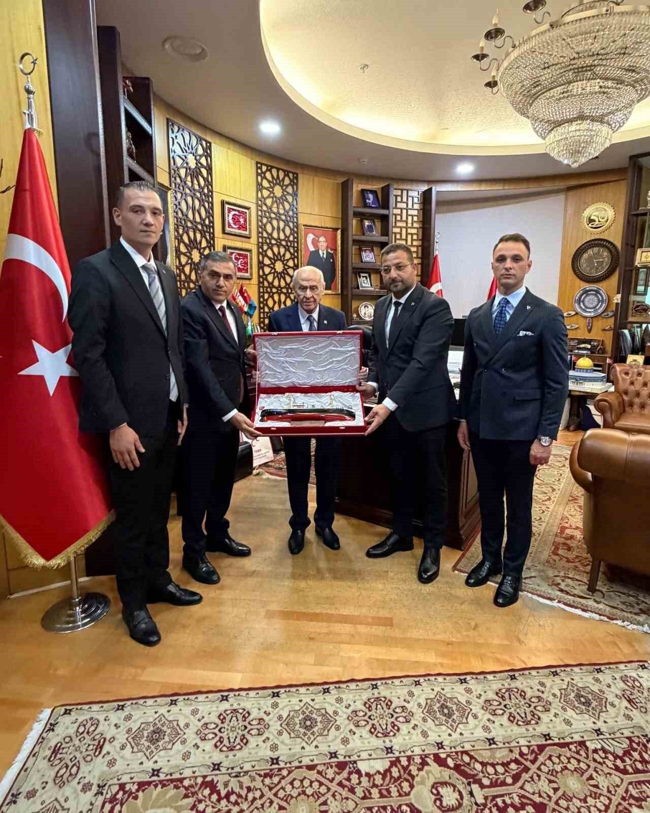 MHP Samsun İl Başkanı Burhan Mucur ve beraberindeki heyet, MHP