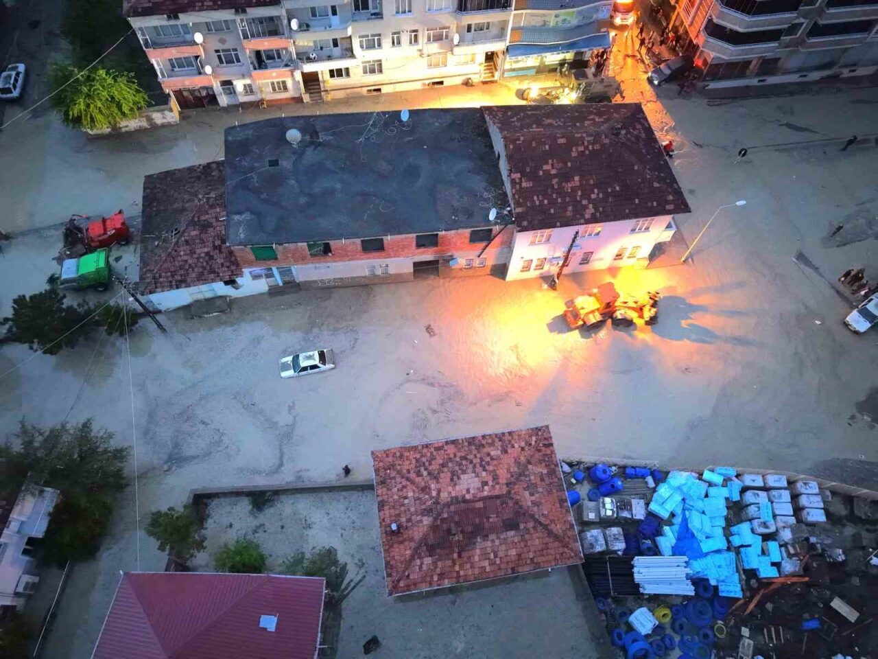 Samsun Valiliği, il genelinde etkili olan kuvvetli sağanak yağışların ardından
