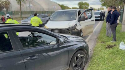 Samsun’un Canik ilçesinde 4 aracın karıştığı zincirleme trafik kazasında 2