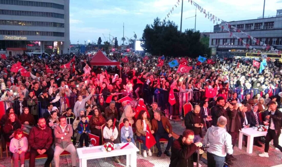 MHP Samsun İl Başkanlığı tarafından düzenlenen Anneler Günü konseri, binlerce