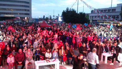 MHP Samsun İl Başkanlığı tarafından düzenlenen Anneler Günü konseri, binlerce