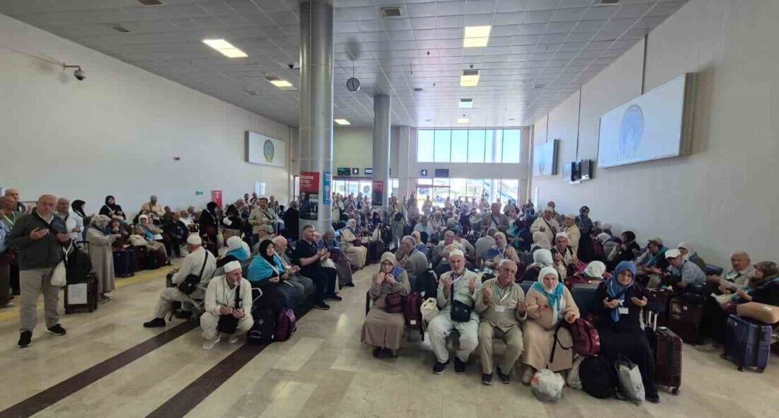 Samsun’da hacı adayları, kafileler halinde kutsal topraklara uğurlanıyor. Diyanet İşleri