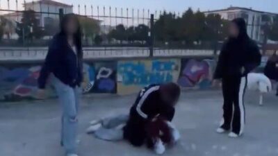 Samsun’da 17 yaşındaki kız çocuğunun, akranları tarafından darbedildiği anlar cep