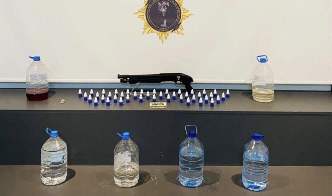 Samsun’un Atakum ve İlkadım ilçelerinde düzenlenen narkotik operasyonunda likit uyuşturucu