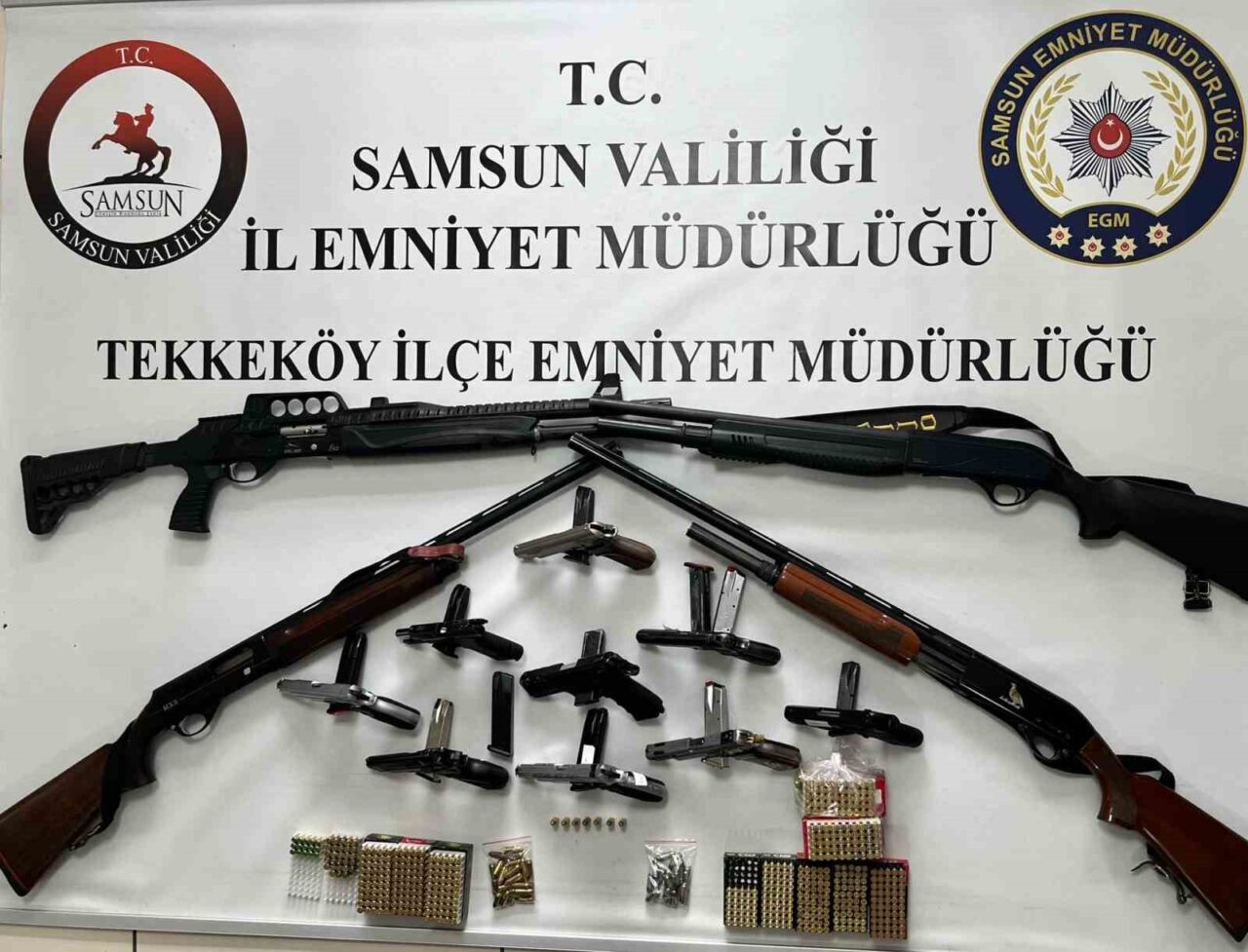 Samsun’un Tekkeköy ilçesinde düzenlenen operasyonda çok sayıda ruhsatsız silah ve