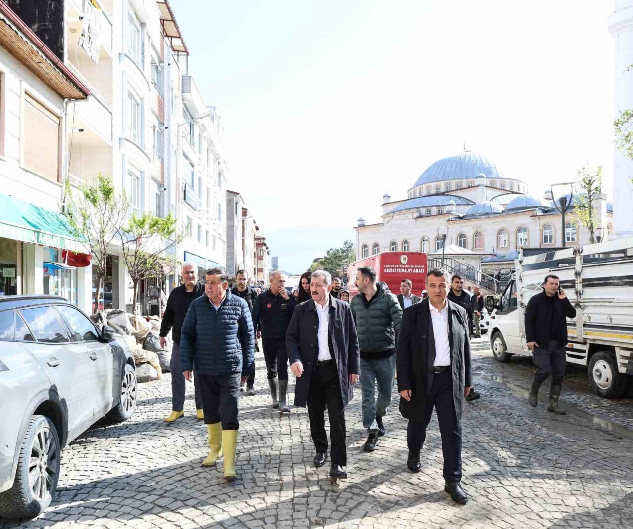Samsun’da meydana gelen sel ve su taşkınının ardından başlatılan çalışmalar