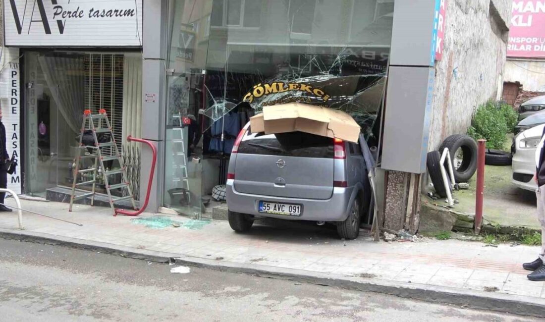 Samsun’un İlkadım İlçesinde kontrolden çıkan otomobil terzi dükkanına girdi. Kaza,