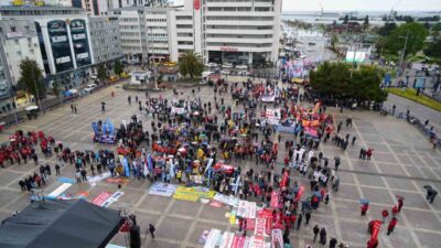 Samsun’da 1 Mayıs Emek ve Dayanışma Günü kutlaması yağmur altında