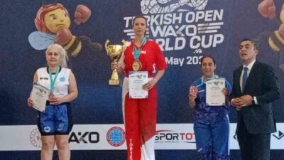 Antalya’da düzenlenen 11. Dünya Kick Boks Kupası’nda Afyonkarahisar Sandıklı Gençlik