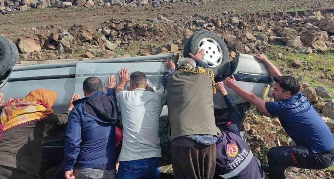 Şanlıurfa-Diyarbakır karayolunda meydana gelen trafik kazasında 1 kişi yaralandı. Edinilen